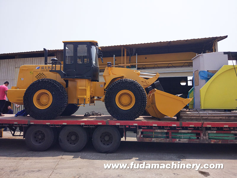 5t wheel loader with fork attachment sent to Sichuan